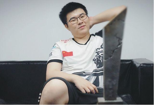 肘击李金效 肘击李金效